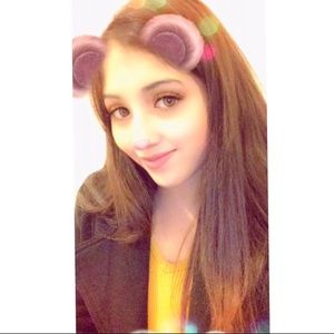 Meet your Posher, Cynthia